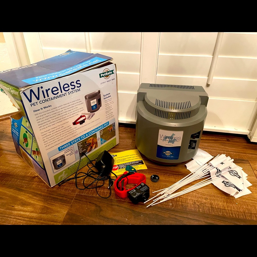 PetSafe Stay & Play Wireless Fence with Replaceable Battery Collar PIF-300